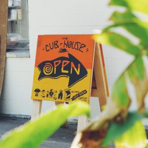 Still not a bike shop - Photo by: Marcel Batlle