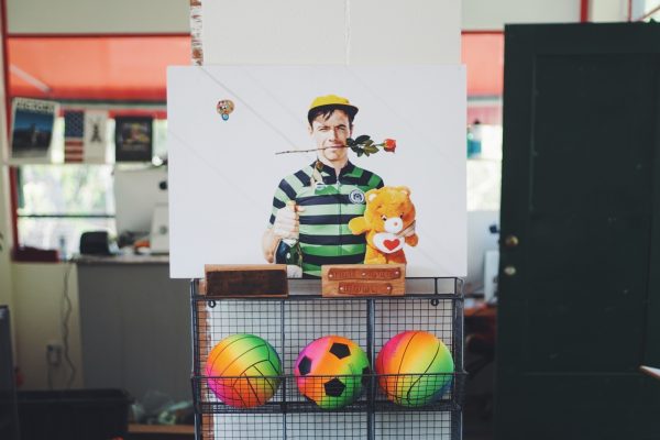 Still not a bike shop - Photo by: Marcel Batlle (header)